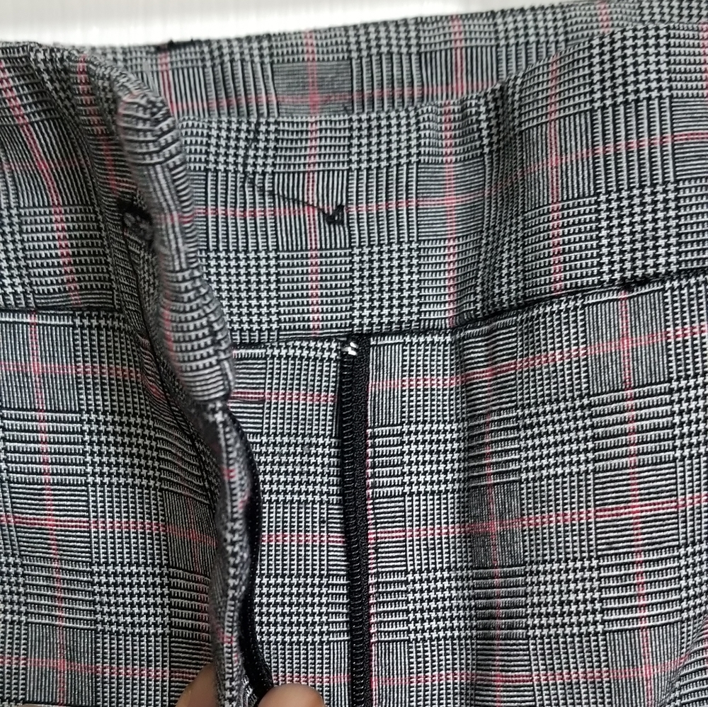 Capris - Picture 4 of 7